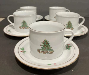 Tienshan China Holiday Hostess Set of 4 Cups & 4 Saucers Christmas Vintage - Picture 1 of 9