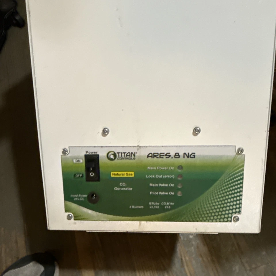 Titan Controls Ares 8 - Generador de gas natural (CO2) de ocho quemadores - Recogida local Foto 1 de 4
