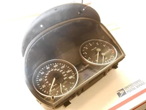 06 bmw 325i instrument cluster 6983495 IC# 51157 RB0068 - Picture 1 of 4