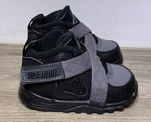 4C Nike Raid Baby Toddlers Shoes Black Flint Grey White 644415-001 - Picture 1 of 7