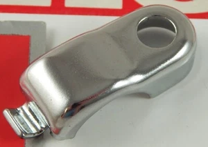 1EA NEW MIRROR BRACKET LOWER HALF CA110 CA200 REF 88132-011-020 (R2221) - Bild 1 von 1