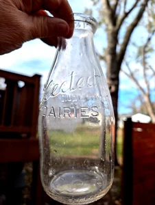 Botella de lácteos SELECTED DAIRIES WINSTON SALEM NC en relieve 1 cuartos 1948 S. Stratford Rd - Imagen 1 de 14