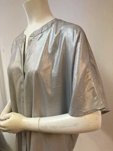 Chico's Metallic Split Front Tunic Top Silver Sand Elongated Addison Sz 1 - Picture 1 of 9