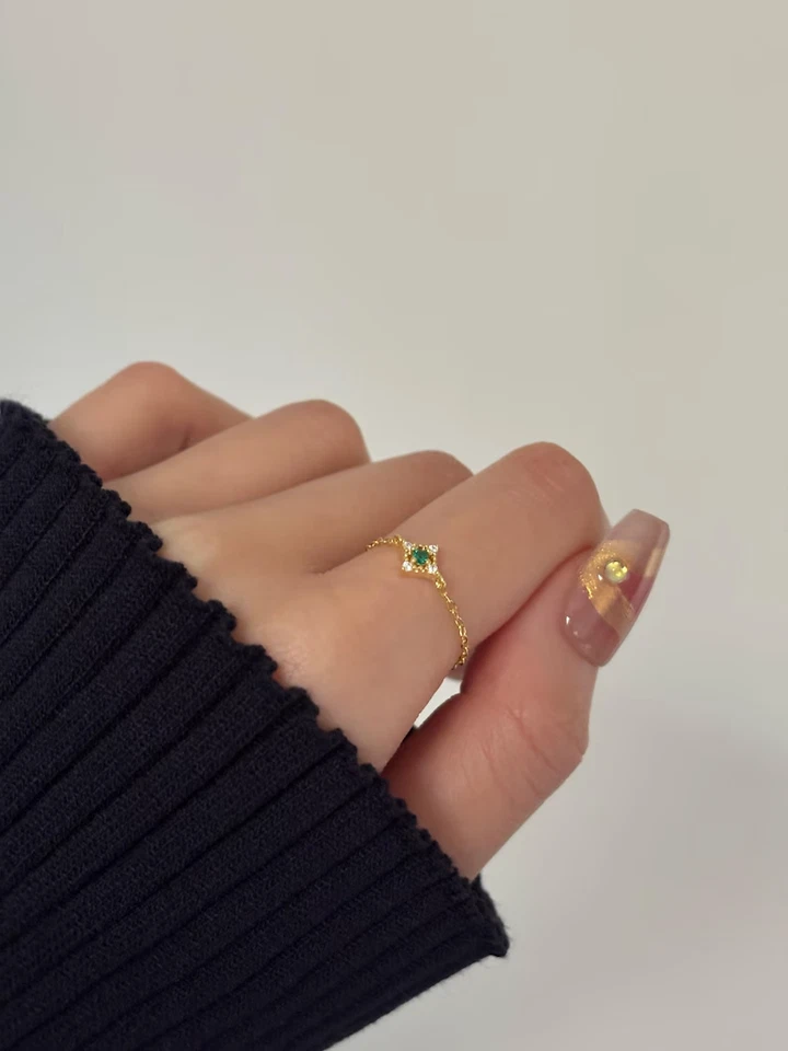 Anillo de cadena retro dorado esmeralda simulada corte redondo de 1 quilate enchapado en oro amarillo de 14 k Foto 1 de 4