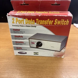 Nowy w pudełku Vintage Belkin 2-portowy przełącznik transmisji danych F1B024E - Zdjęcie 1 z 9
