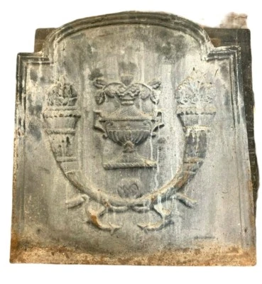 Plaque de fond de cheminée en fonte de fer XX siècle - Photo 1/4
