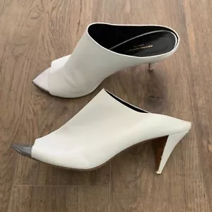 NARCISO RODRIGUEZ - PUNTERA PUNTIAGUDA ANTIDESLIZANTE EN MULAS DE CUERO - TACÓN DE 3" - TALLA 38,5 - HECHO EN ITALIA - Imagen 1 de 11