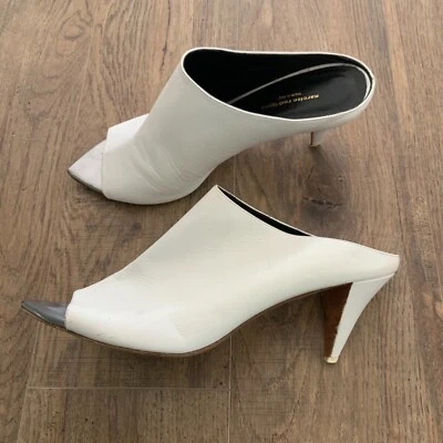 NARCISO RODRÍGUEZ - PUNTERA PUNTIAGUDA ANTIDESLIZANTE EN CUERO MULAS - TACÓN 3" - TALLA 38,5 - HECHO EN ITALIA Foto 1 de 4