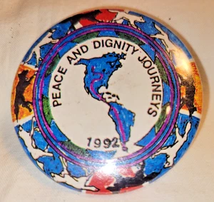 1992 PEACE & DIGNY JOURNEYS Pinback Button Badge Indigenous Yukon Event blu nb - Bild 1 von 3