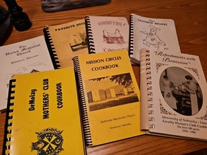 Vintage Cookbooks From Various Nebraska Churches And Organizations 1960's - 80's - Imagen 1 de 8