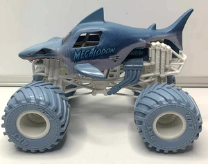 Monster Jam Monster Truck Megalodon 1:64 Scale Hot Wheels (R3) - Picture 1 of 6