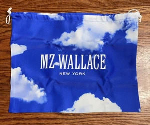 MZ Wallace Staubbeutel Himmel Wolken weiß & blau 13,75" B x 10,5" H New York Kordelzug - Bild 1 von 4
