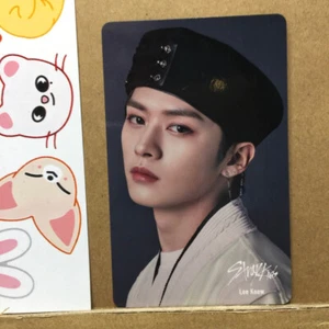 Lee Know - Top Japan Release Album - Stray Kids - Official PC Photocard - Picture 1 of 2