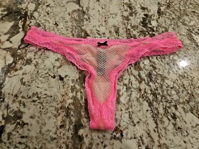 True Vintage Victoria Secret 性感小东西丁字裤 尺寸 M — 第 1/4 张图片