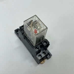 OMRON LY1N-DC24 General Purpose Relay, 8Pins With 0498H2 base - Picture 1 of 4
