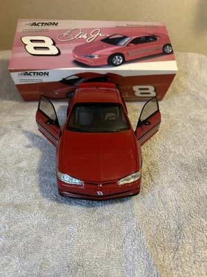 2004 Dale Earnhardt Jr  1:18 Chevy Monte Carlo Street Signature Action In Box - Image 1 of 4