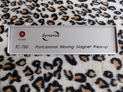 Preamplificatore phono Dynavox TC-750 - Immagine 1 di 4