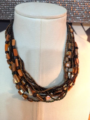 Precioso collar Coldwater Creek piedras naturales y cuentas de semillas en marrón Foto 1 de 4