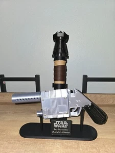 NN-14 High Details Rey Skywalker Blaster & Lightsaber & Stand replica stampata in 3D - Foto 1 di 8