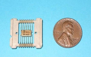 1970's Vintage Gold TI SN5402S 5402S Computer Flat Pack Texas Instruments Free S - Picture 1 of 1