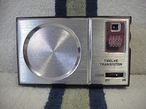 Ross Twelve Transistor RE-1202 AM Radio Recapped Repaired Works Terrific Vintage - Picture 1 of 18