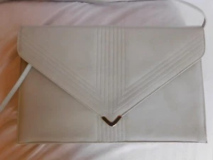 Vintage Cream Beige Flap Snap Lou Taylor Purse Clutch - Picture 1 of 4