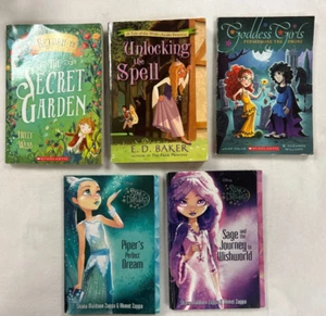 magic book lot - Secret Garden-Unlock the Spell-Goddess Girls+Star Darlings - Foto 1 di 12