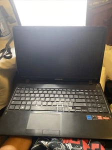 Samsung NP365E5C 15.6" Laptop AMD A8-4500M @1.9GHz, 4GB RAM (no Charging Cable) - Picture 1 of 10