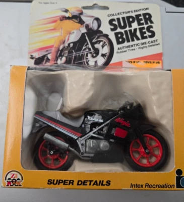 Superbicicletas de juguete 1982 vintage con embalaje recreación Intex Foto 1 de 4