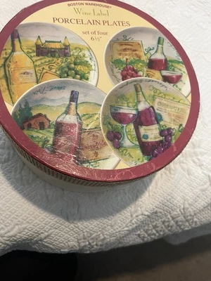 "Juego de 4 platos de postre con motivo de vino Boston Warehouse de 6,5"" en caja de regalo" Foto 1 de 4