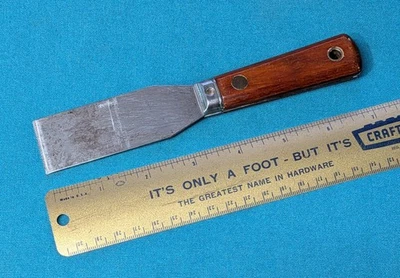 Vintage Red Devil #4131  1-1/4" Rigid Putty Chisel Hardwood Scales Hanger Hole - Image 1 of 4