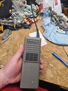 Motorola HT600 DTMF Teclado Batería y Antena No Probado LEER - Imagen 1 de 21