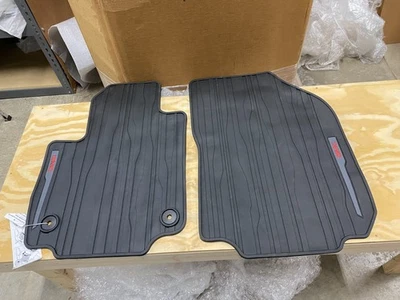 Alfombrillas delanteras para todo clima GMC Terrain 2018-2023 23323102 negras con logotipo OEM GM Foto 1 de 3