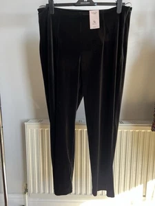 Lovely BNWT Soft black Tu ladies velvet straight leg trousers UK18R Side zip - Picture 1 of 9