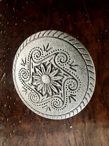 1 Set Of 5 Pewter Round Buttons 3/4” With A Flower&spiral Motif. Shank In Back. - Picture 1 of 3