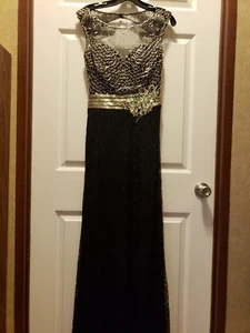 Tony bowls size 4 prom/homecoming/formal full length dress black and gold - Picture 1 of 8