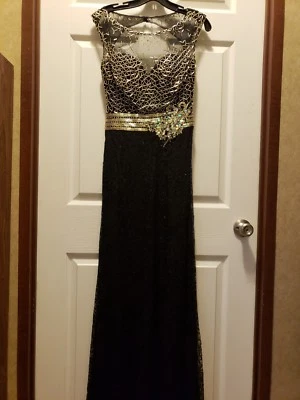 Vestido largo completo Tony Bowls talla 4 graduación/regreso a casa/formal negro y dorado Foto 1 de 4