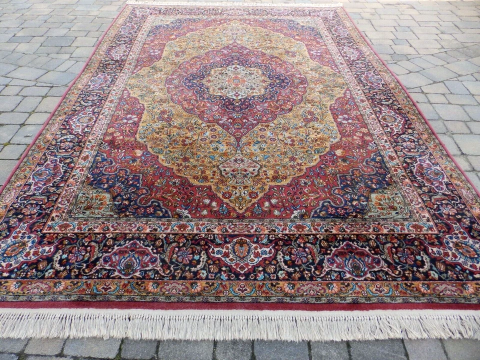 Vintage LARGE Orig Karastan Medallion Kirman 8.8 x 12' 100% Wool Rug 700/718 EUC - Image 1 of 4