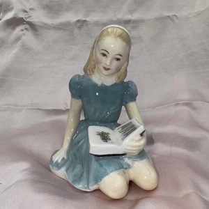 Vtg Bone China Royal Doulton & Co Alice in Wonderland Figurine HN2158 Copr 1959 - Picture 1 of 7