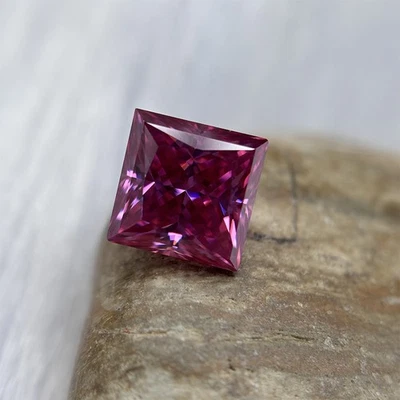 1PCS Pink Fancy Colored Princess 3.5x3.5-8x8mm Loose Moissanite GRA Certificate - Image 1 of 4