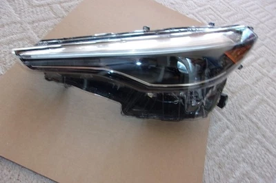 2022 2023 2024 TOYOTA COROLLA CROSS LEFT HEADLIGHT FULL LED OEM AS IS Foto 1 de 4