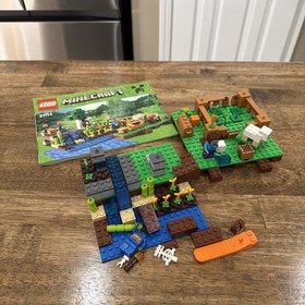 lego minecraft the farm 21114 As Shown With Manual Not Complete