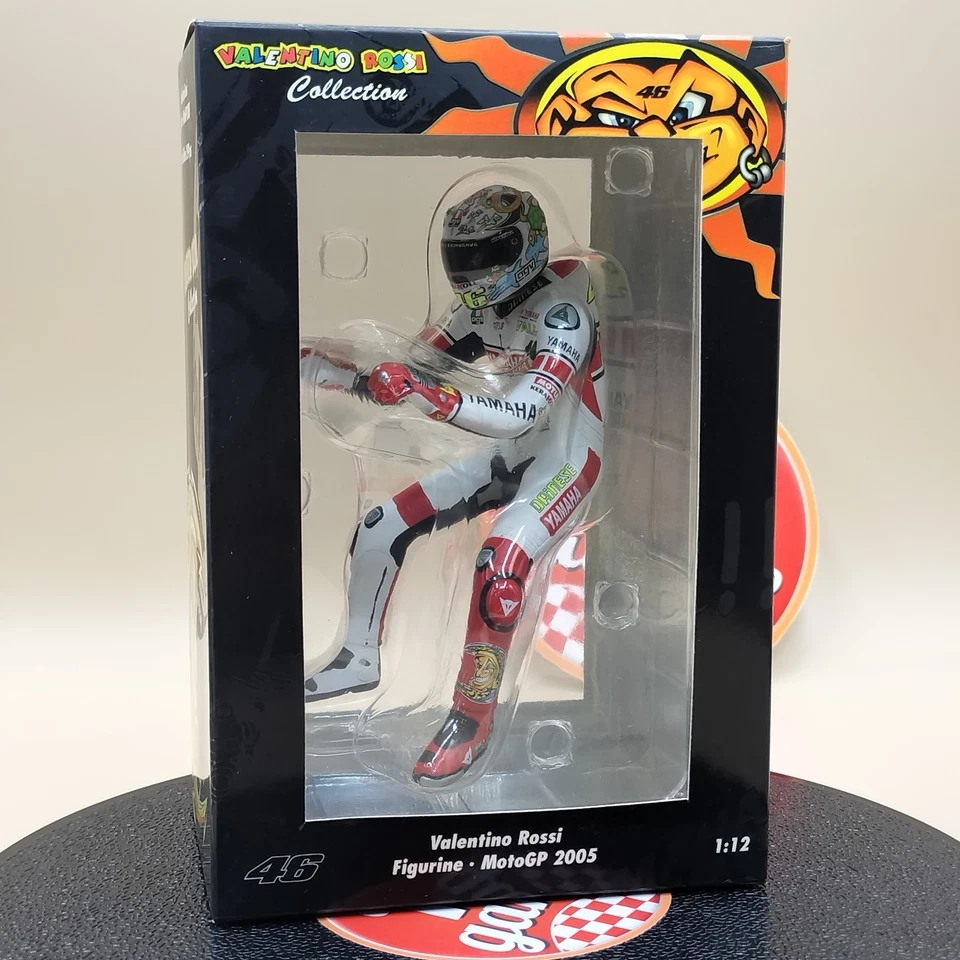 MINICHAMPS 1/12 Figurine Sitting Valentino Rossi MotoGP 2005 312050086 - Image 1 of 3