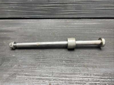 Suzuki Intruder 800 1996 eje de rueda trasera #1024 Foto 1 de 4