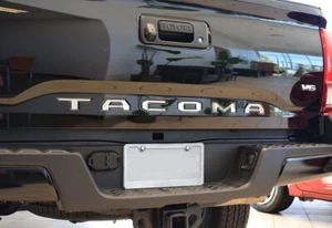 Kit de letras acrílicas para puerta trasera Toyota Tacoma 2016-2023 - 7 colores - Imagen 1 de 3