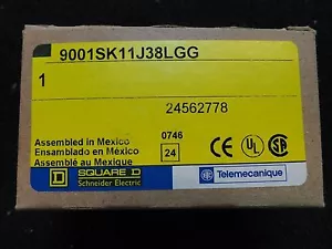 9001SK11J38LGG SQUARE D SWITCH SELECTOR 2POS ILLUM GREEN 1 PIECE - Picture 1 of 2