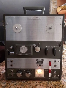 FOR PARTS OR DISPLAY-CLEAN Vintage Roberts Tape Recorder Model 1040 POWERS ON - Picture 1 of 8