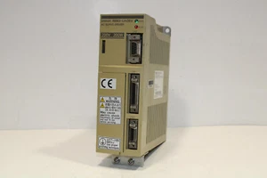 Omron R88D-UA08V AC Servo Driver - Picture 1 of 4