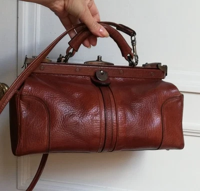 Sac médecin ancien, sac diligence en cuir épais marron  - Photo 1/4