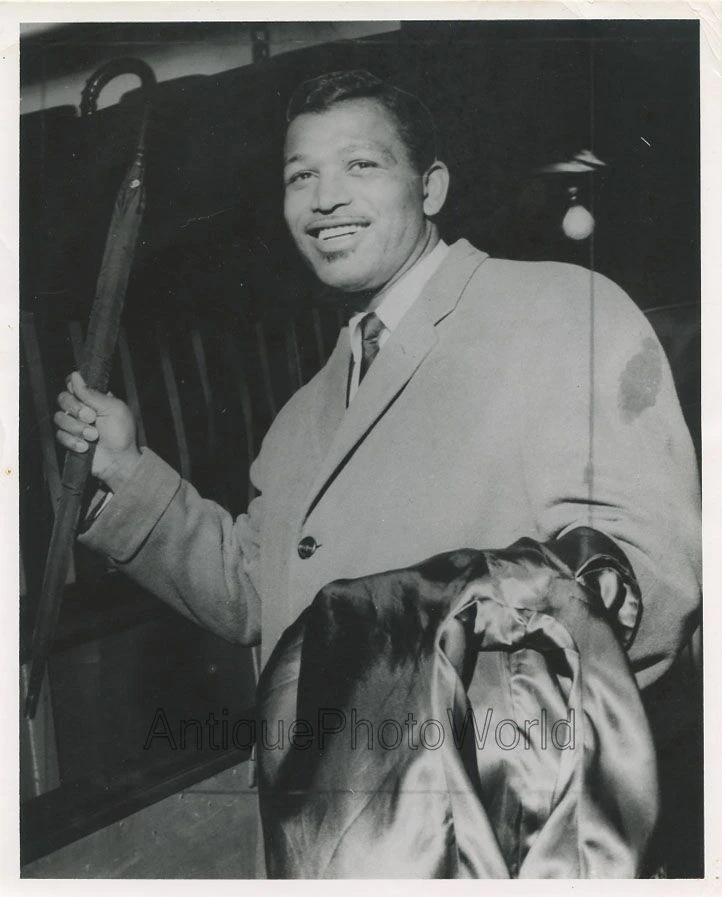 Sugar Ray Robinson boxer actor musician vintage photo - Image 1 of 1
